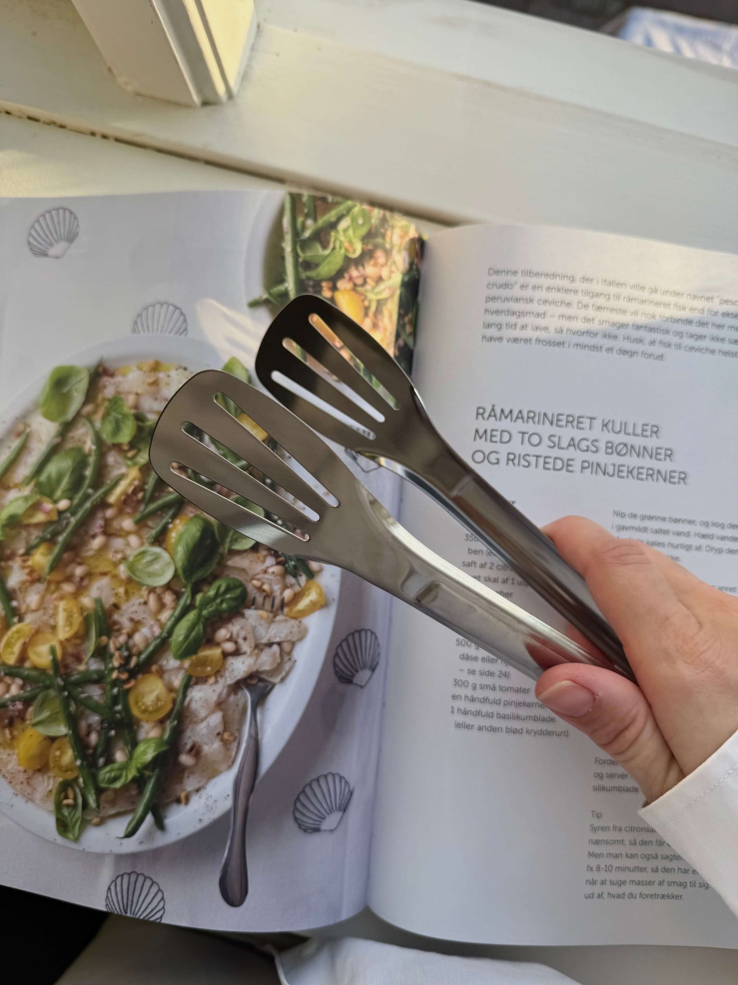 Pasta tongs