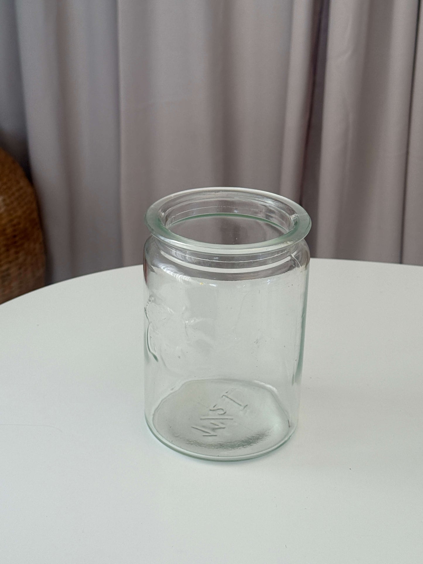 Stor glasbeholder med mønster