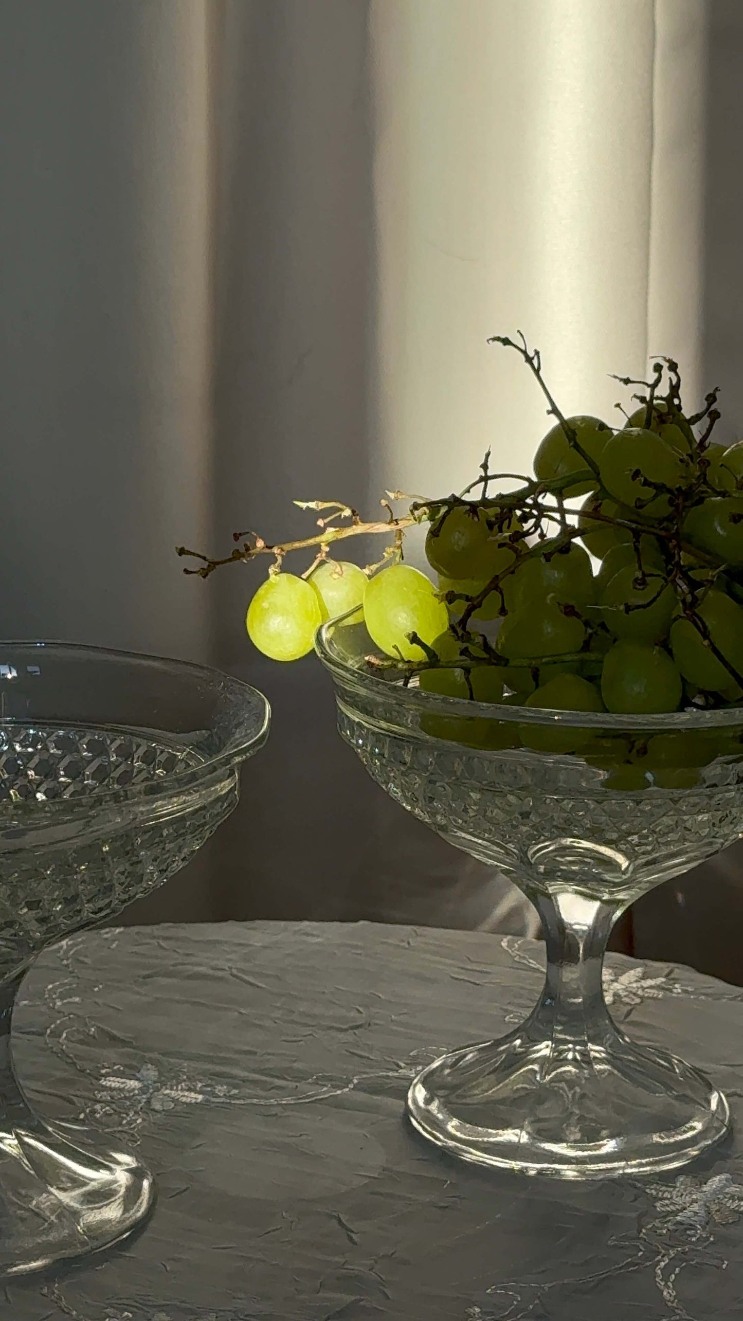 Glas opsats med flot mønster