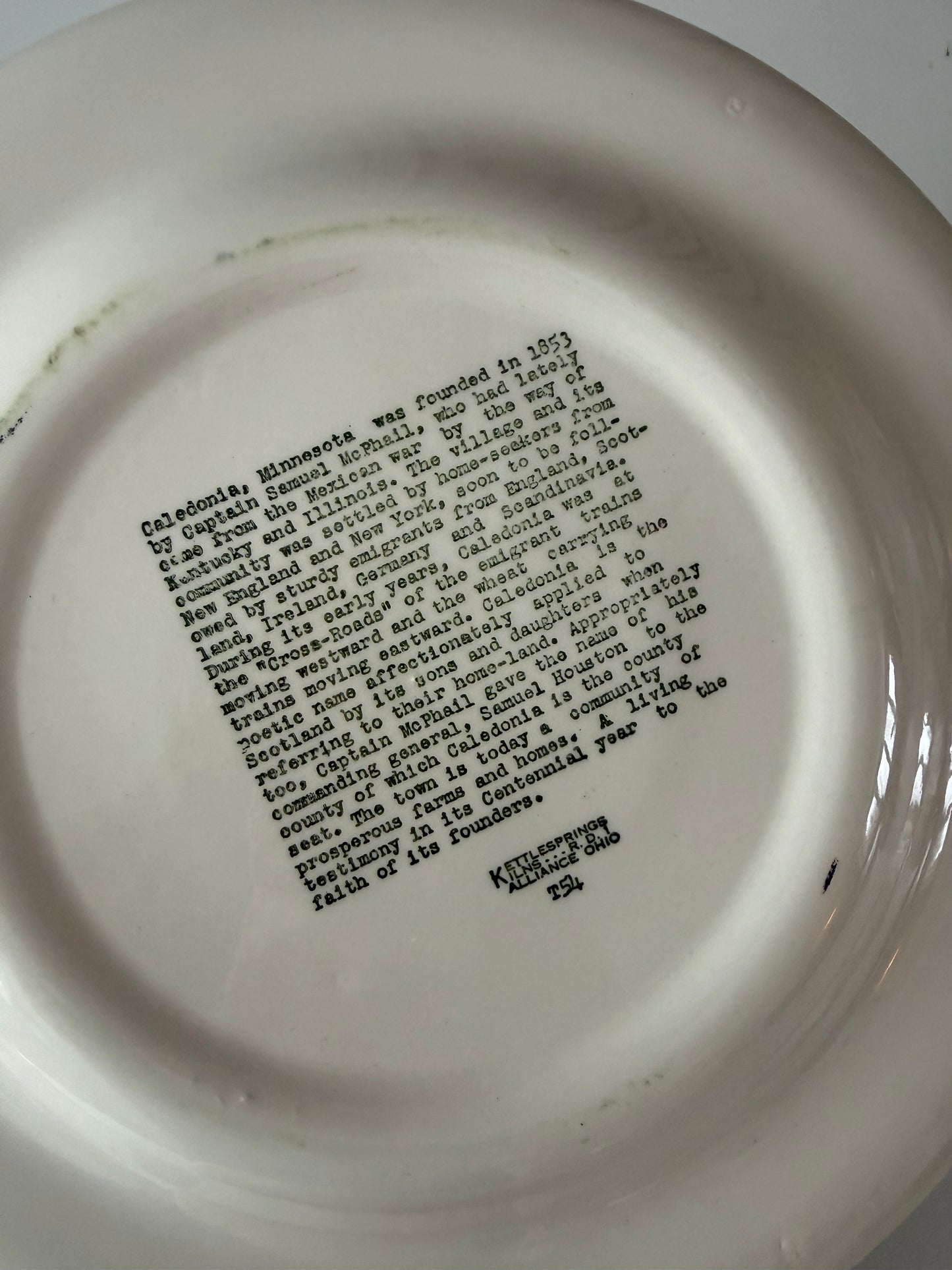 Middagstallerken i engelsk porcelæn