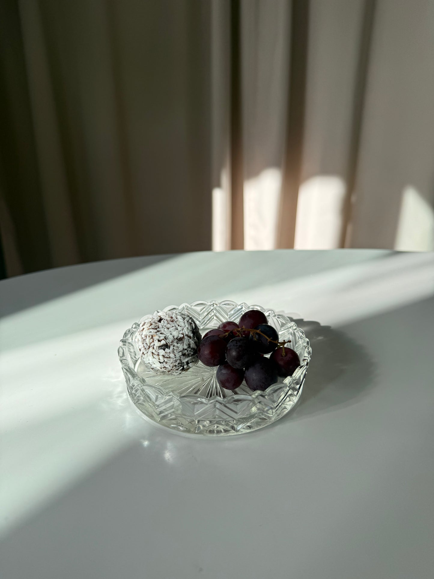 Lille glasfad i flot mønster