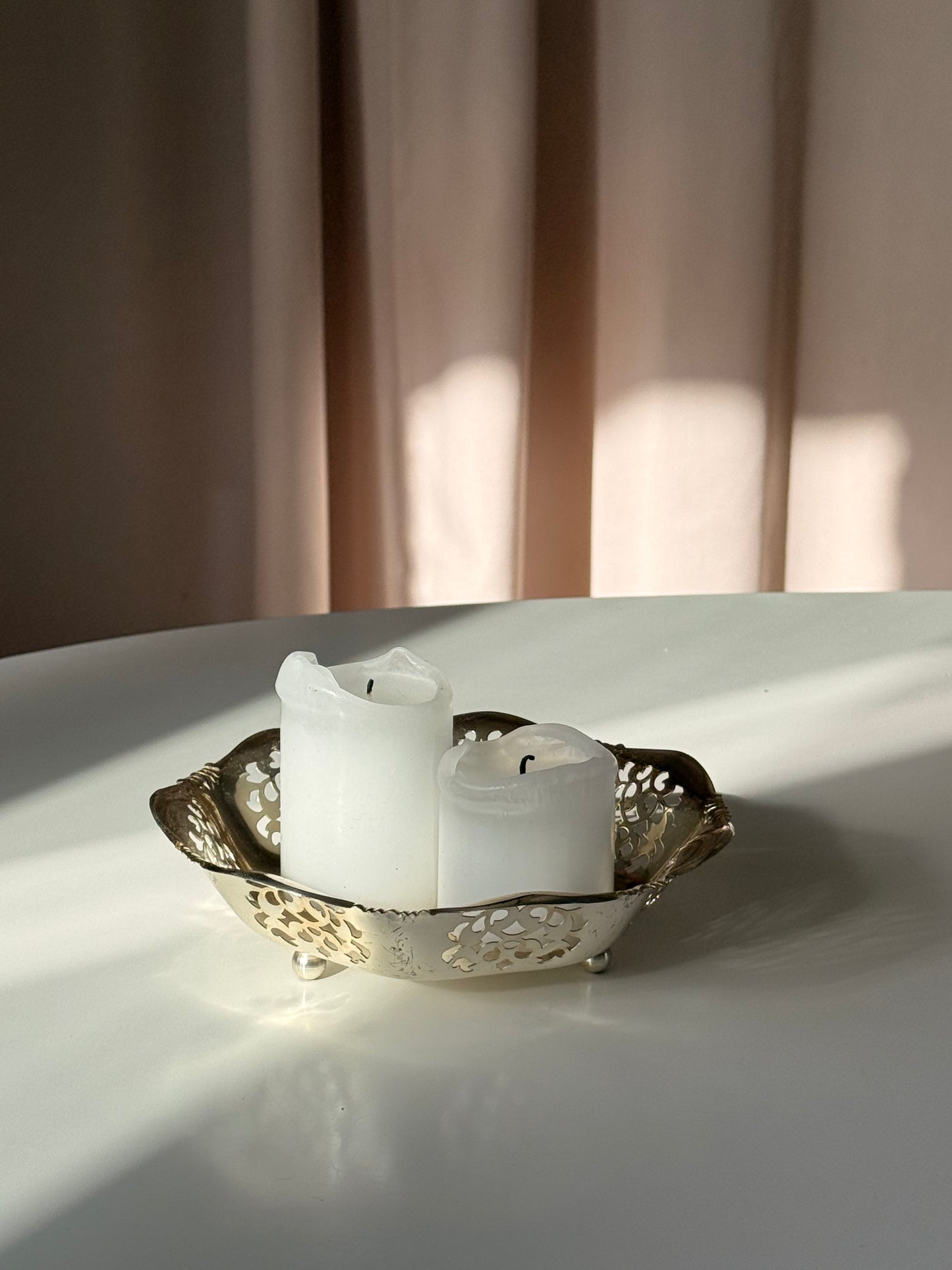 Lille stålfad med mønster