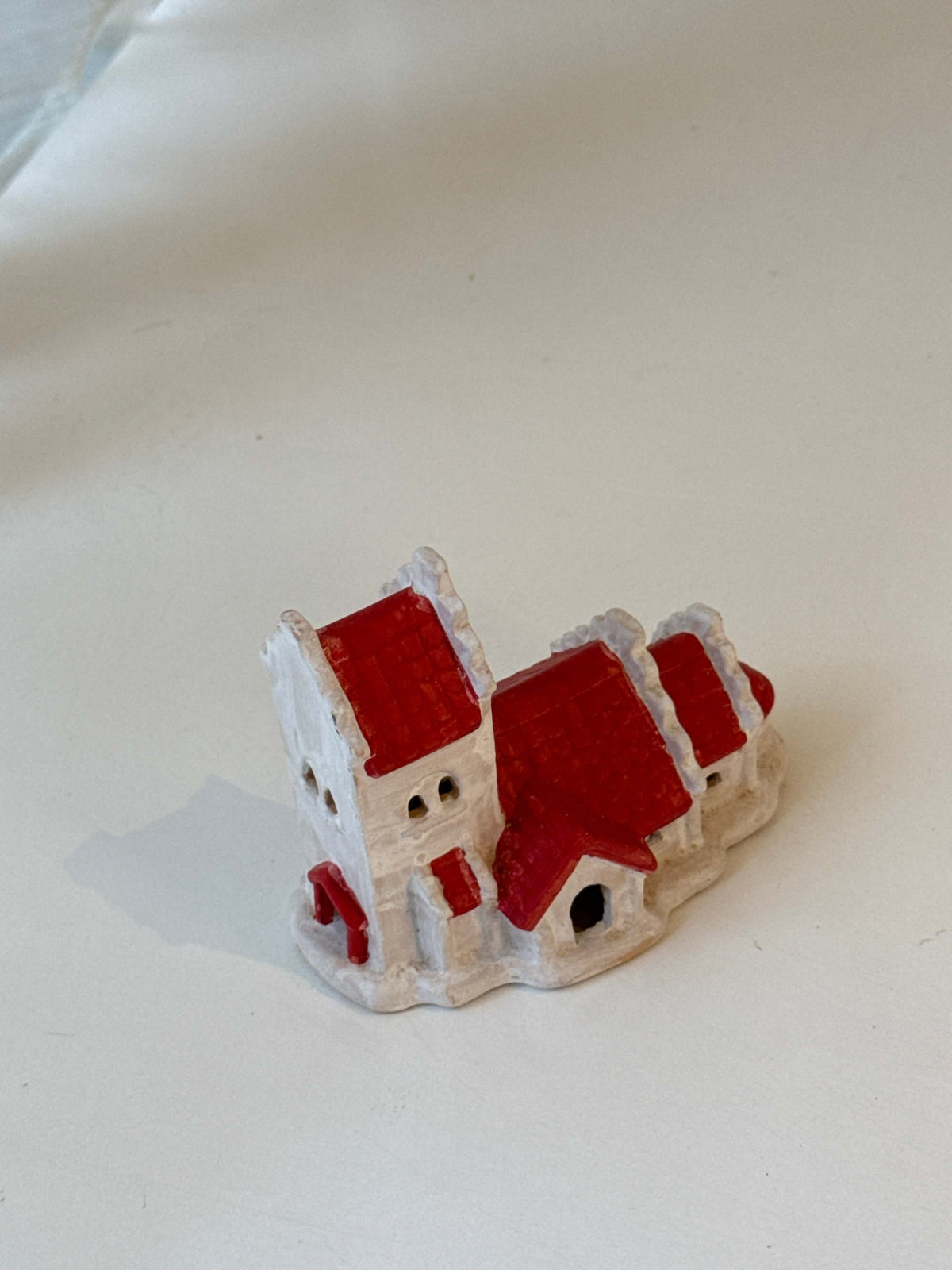 Kirke i keramik