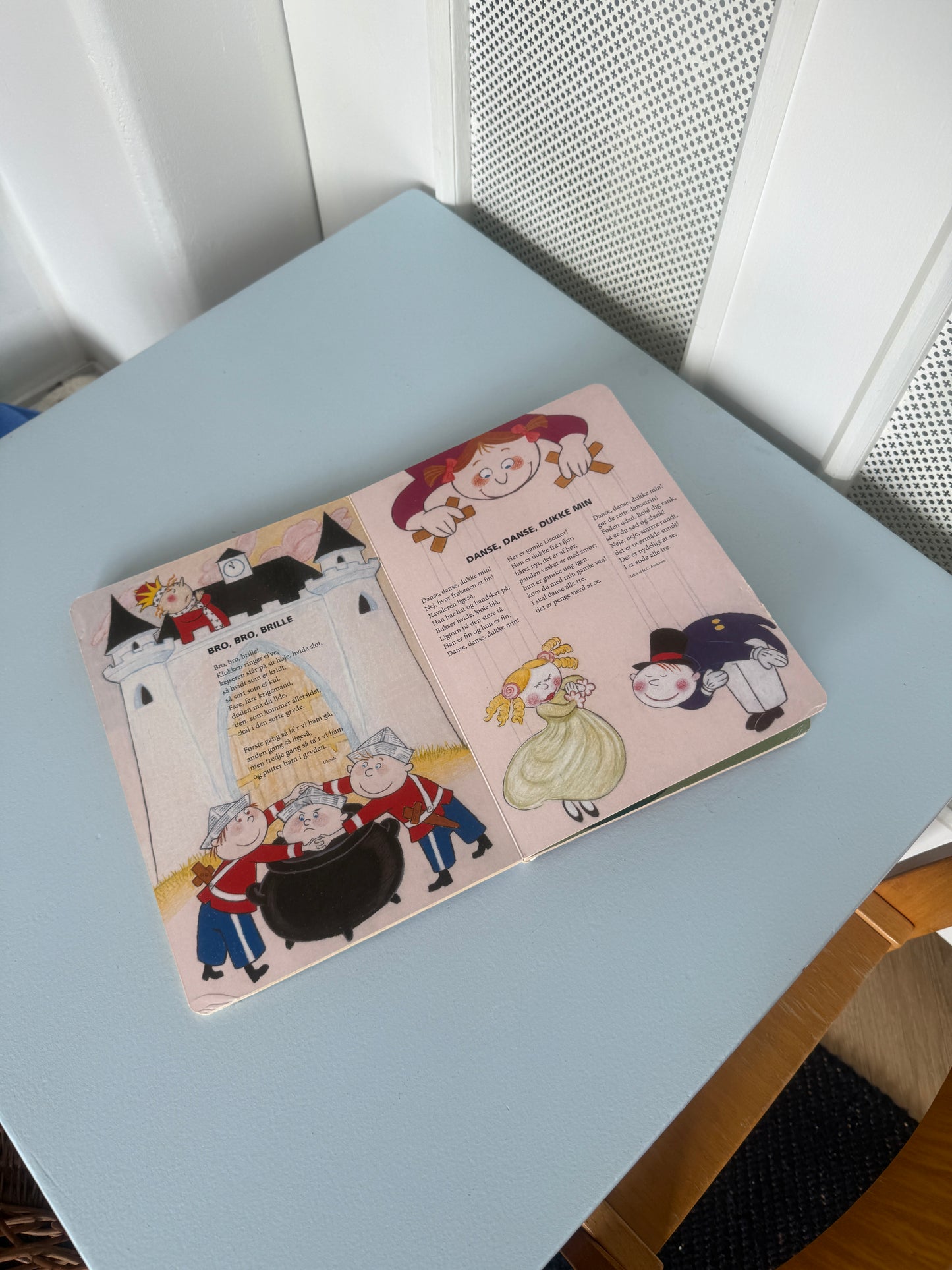 Bro Bro Brille – børnesangbog
