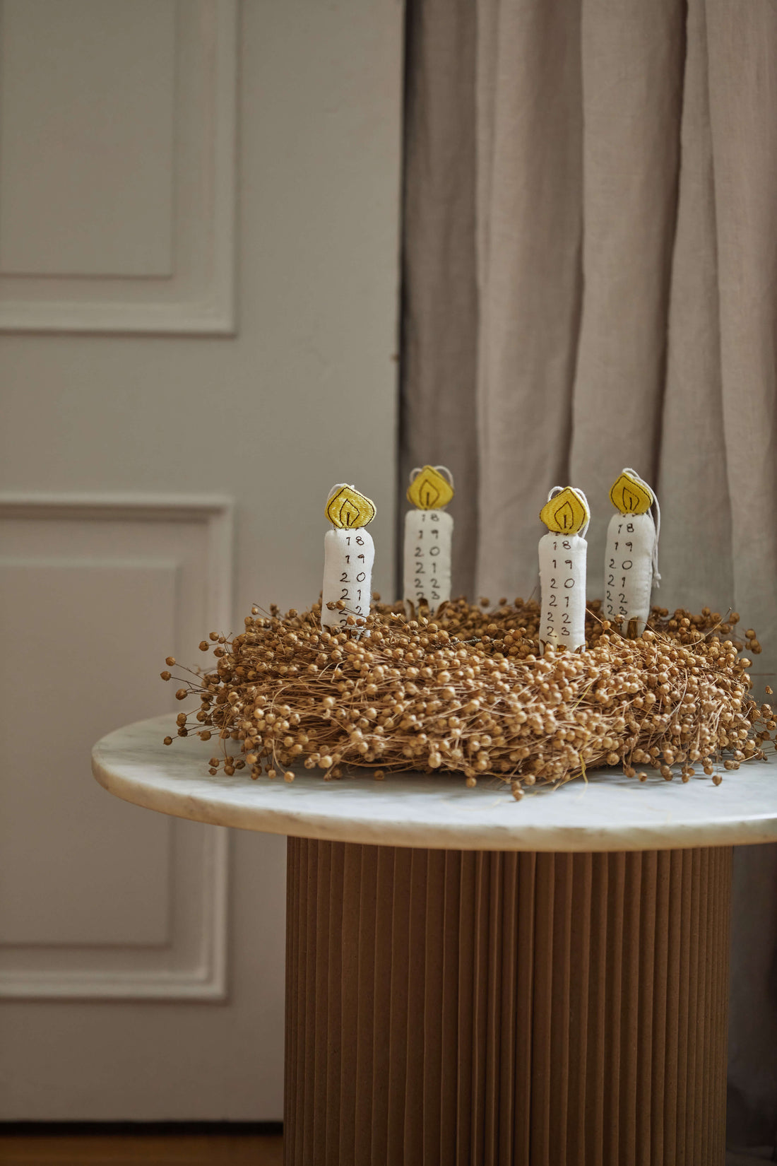 Smukke ophængslys: Blåmst’s broderede kalenderlys til juletræet