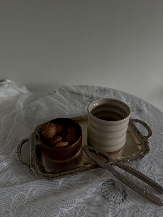 Smukke skåle til bordet, køkkenet og de små øjeblikke