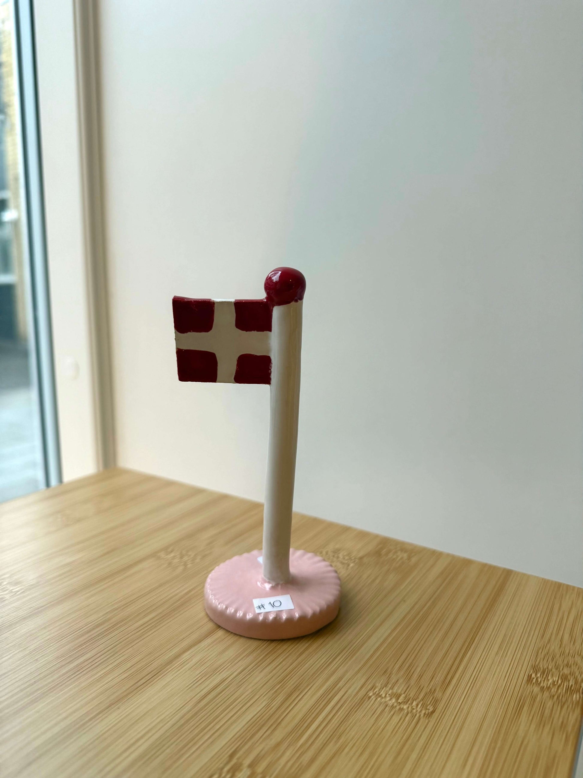 keramikflag med lyserød bund 