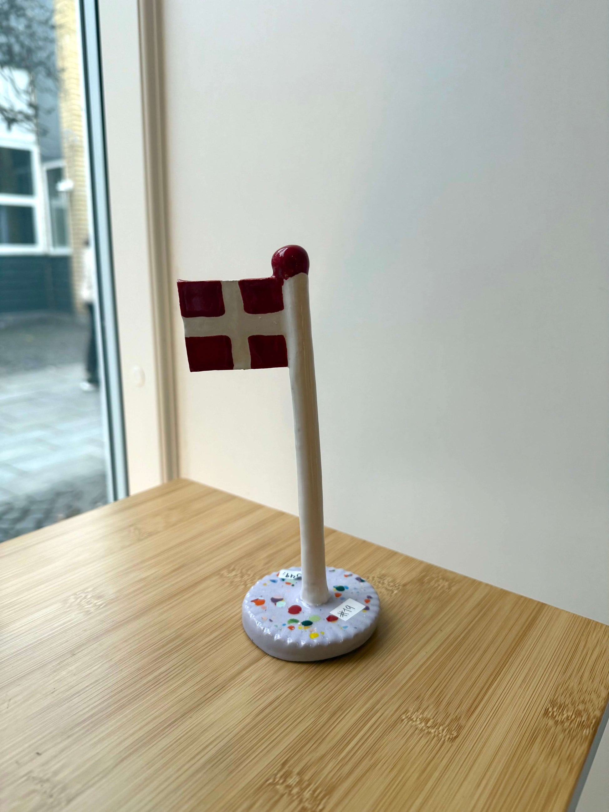 keramikflag med lilla polka bund