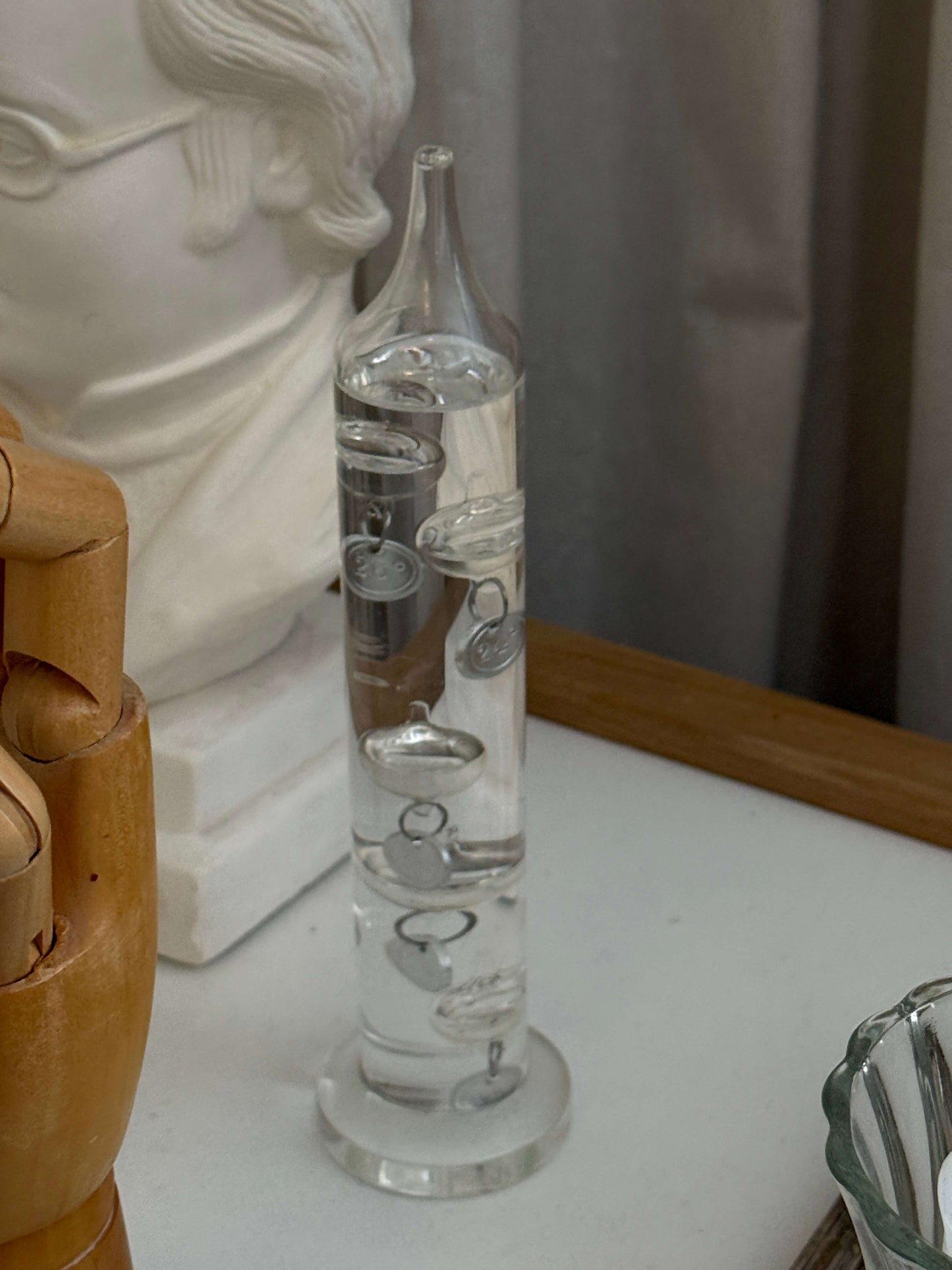 Magnetisk pyntegenstand med vand