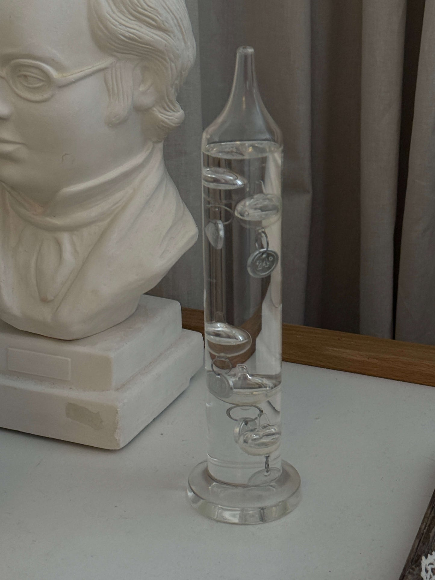 Magnetisk pyntegenstand med vand