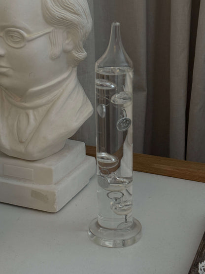 Magnetisk pyntegenstand med vand
