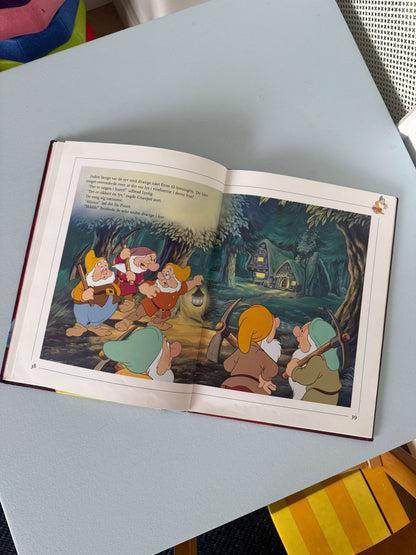 Snehvide og de syv dværge – stor Disney-bog