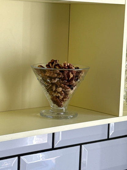 Glasskål på piedestal