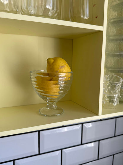 Glasskål med swirlmønster
