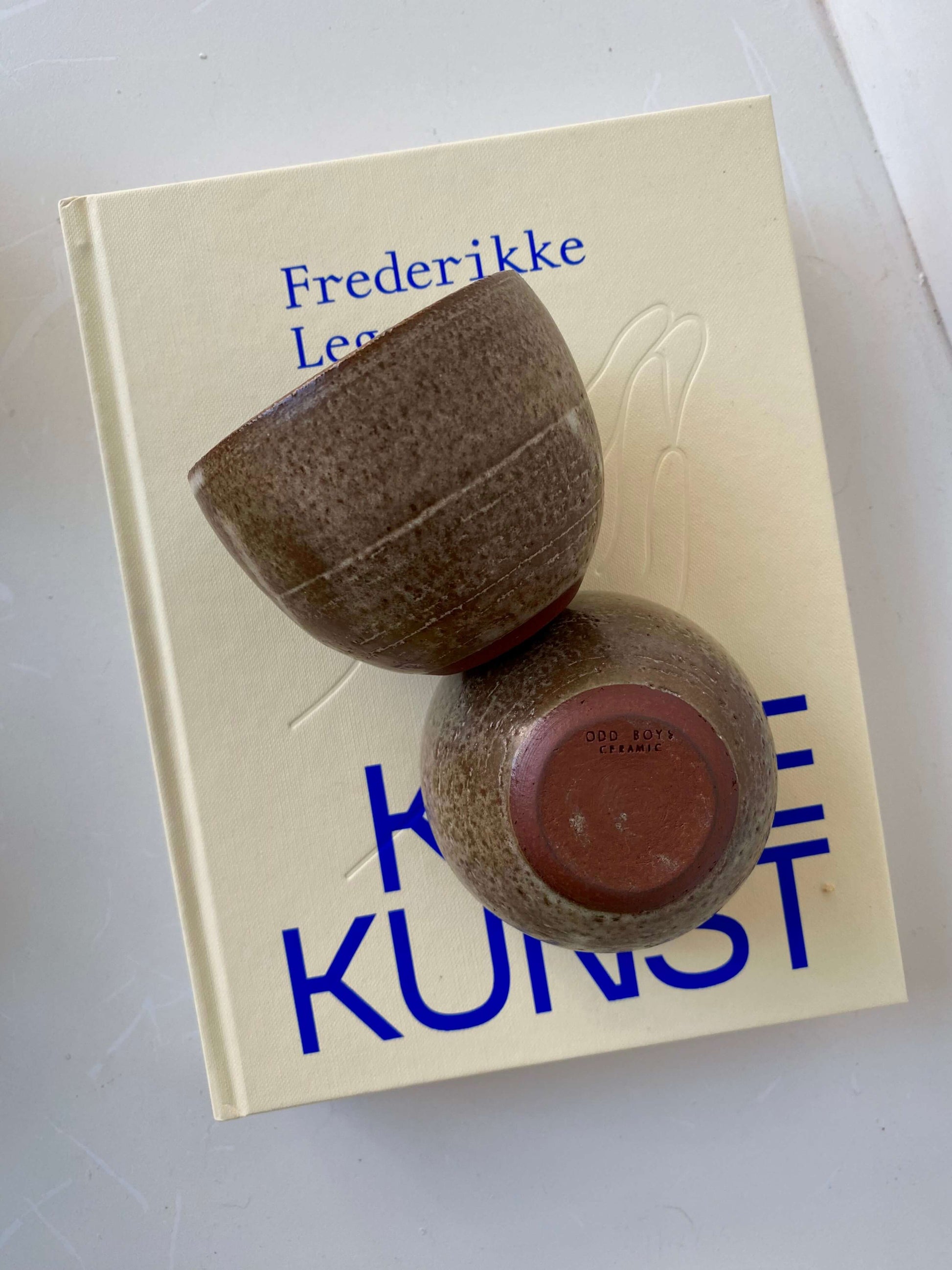 Unikt dansk design – keramik kaffekopper med forskellig lerstruktur