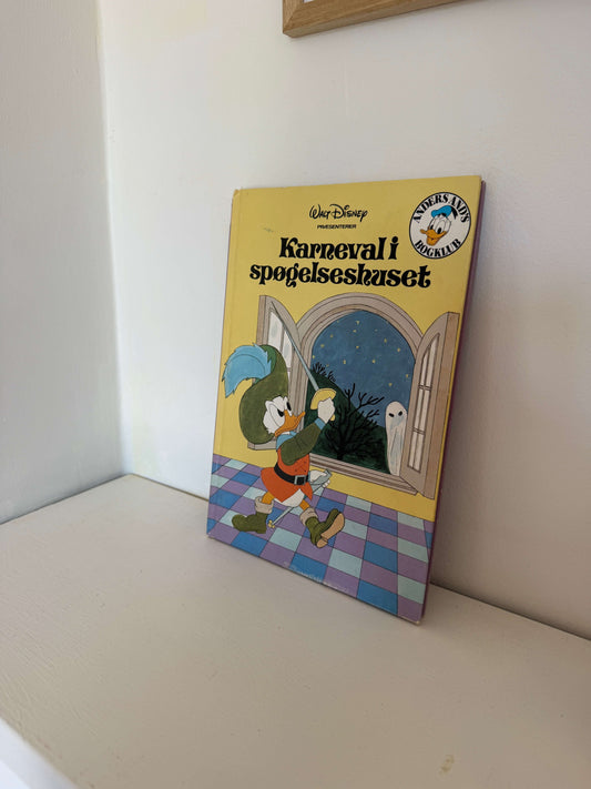 Karneval i spøgelseshuset bog