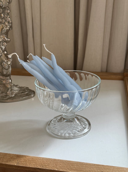 Glasskål på piedestal