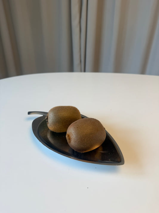 Stålfad formet som et blad