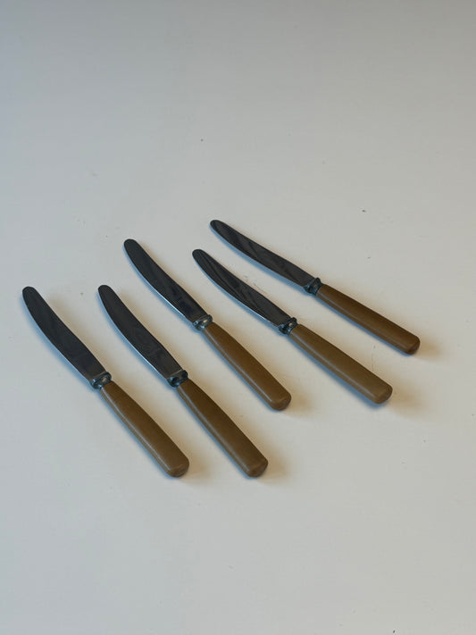 Små knive med trælook greb