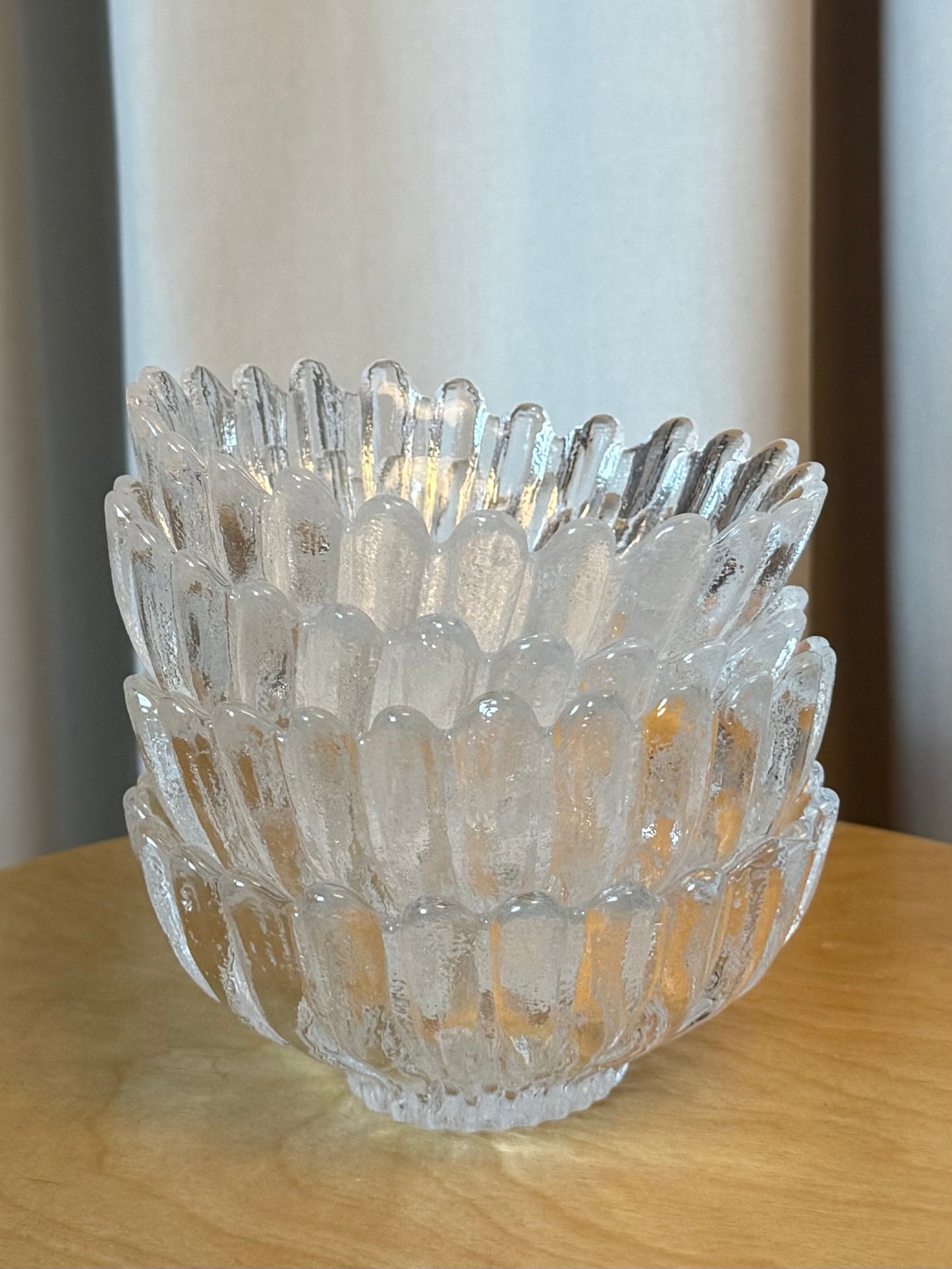 Små glasskåle i flot mønster