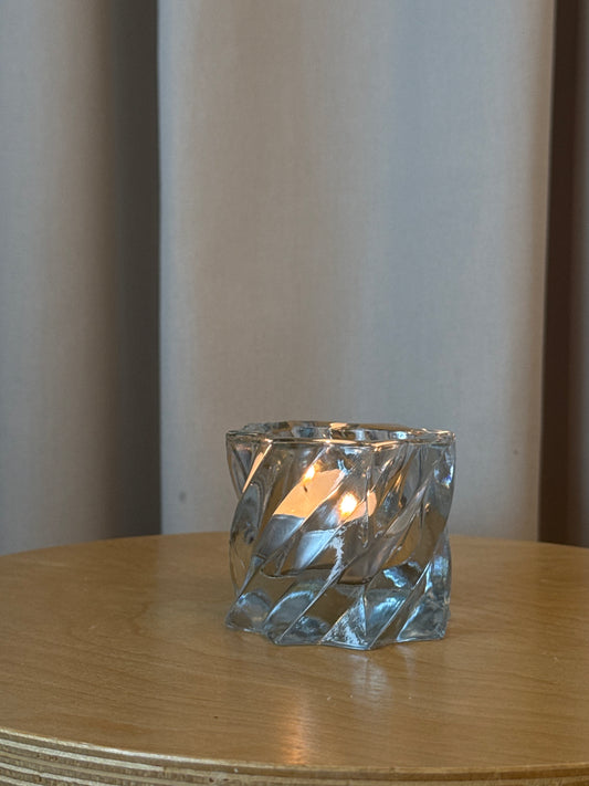 Fyrfadslysestage i swirl mønster