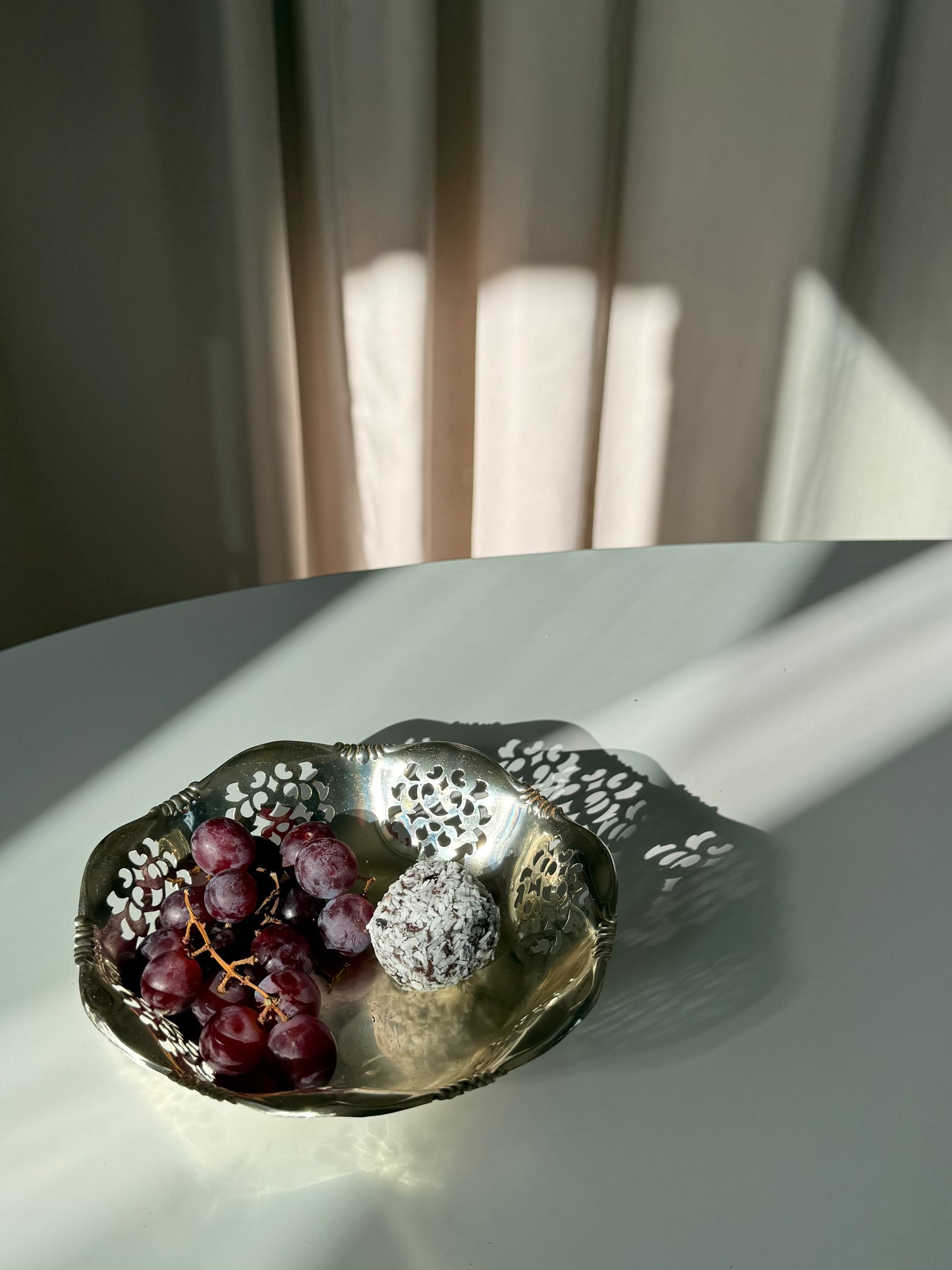 Lille stålfad med mønster