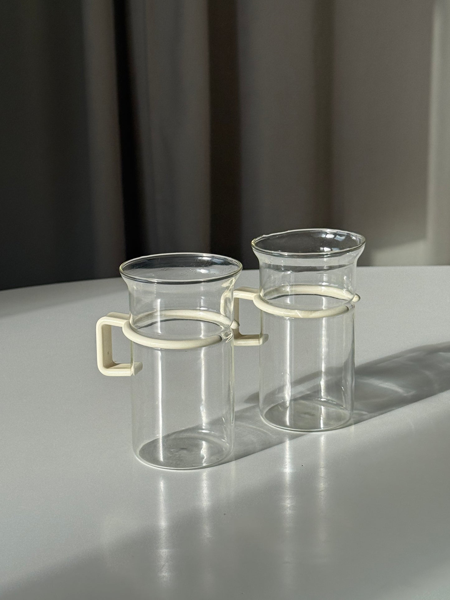 Retro kaffeglas med hvid hank