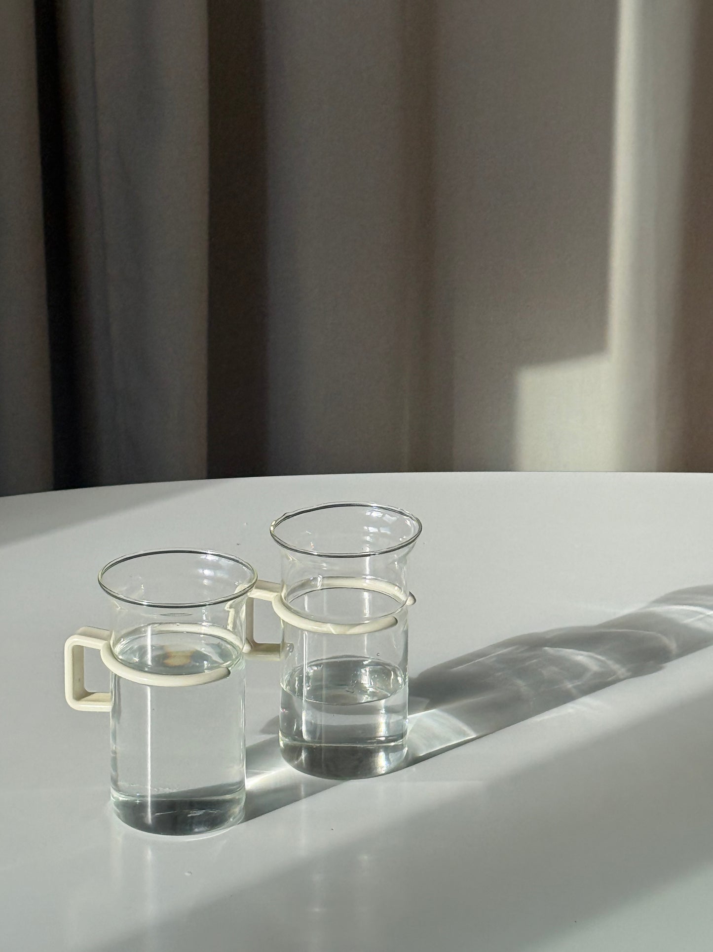 Retro kaffeglas med hvid hank