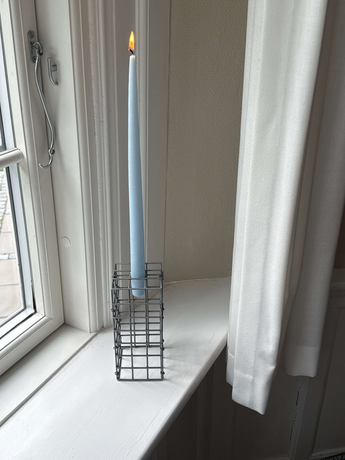 Candle Stories: Grid 03