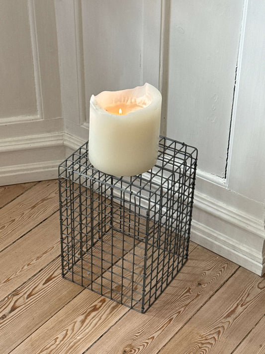 Candle Stories: Grid 01