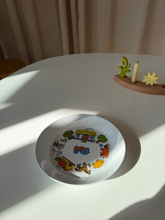 Børnetallerken i bondegårdsdesign – Blåmst Børn