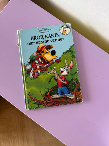 Bror Kanin narrer sine venner bog