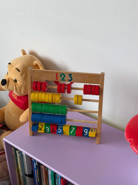 Tællelegetøj i træ med 5 rækker