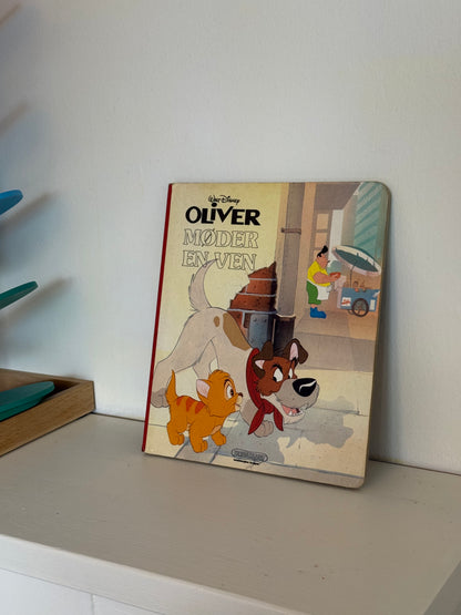 Oliver møder en ven – Disney børnebog