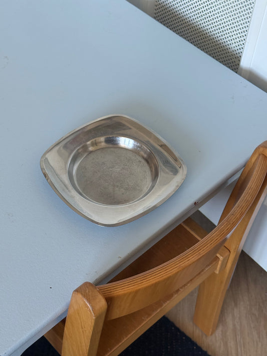 Stål tallerken med haremotiv