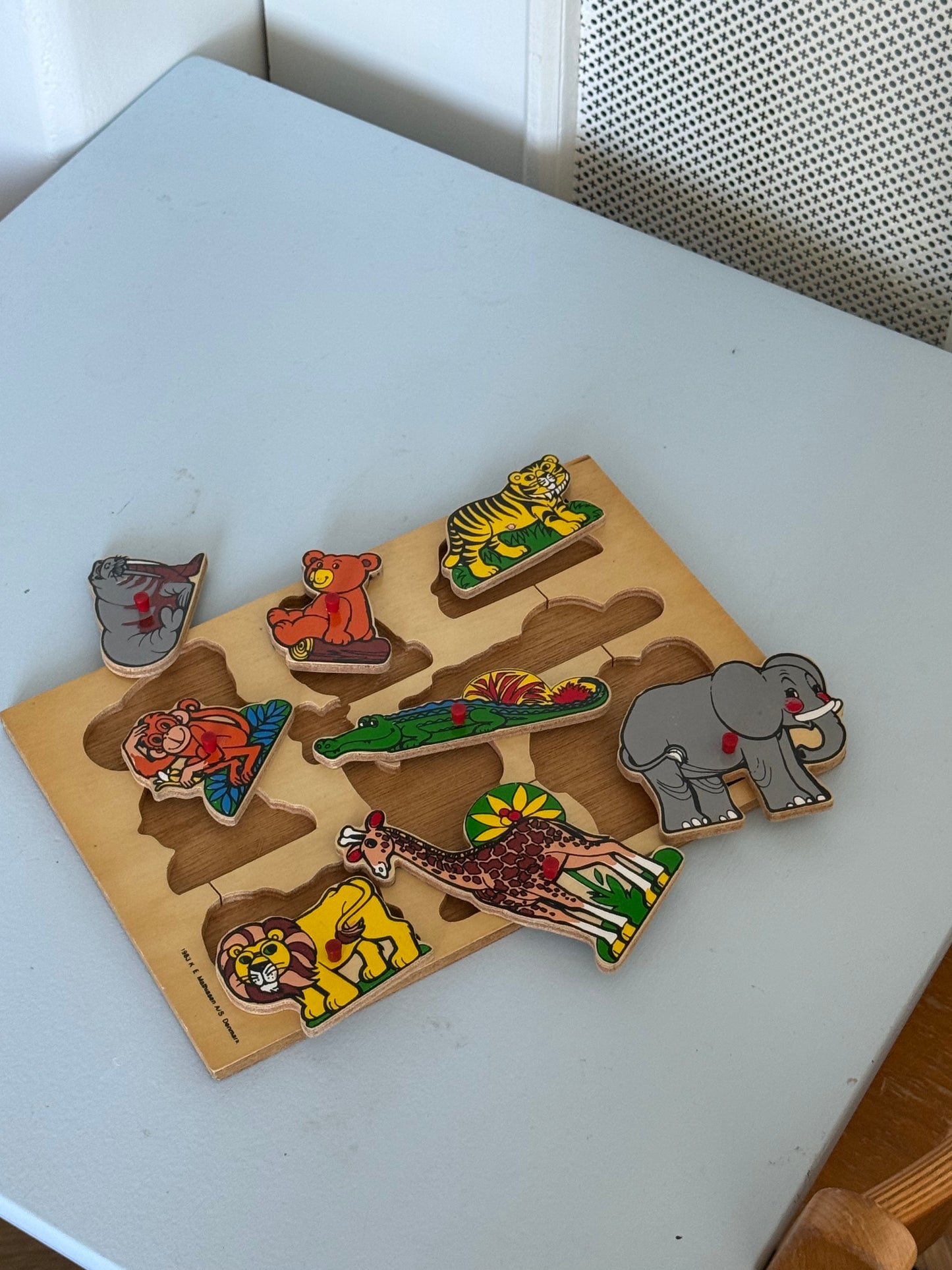 Træpuslespil med eksotiske dyr