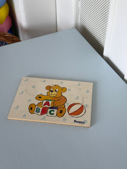 Træpuslespil med bjørn