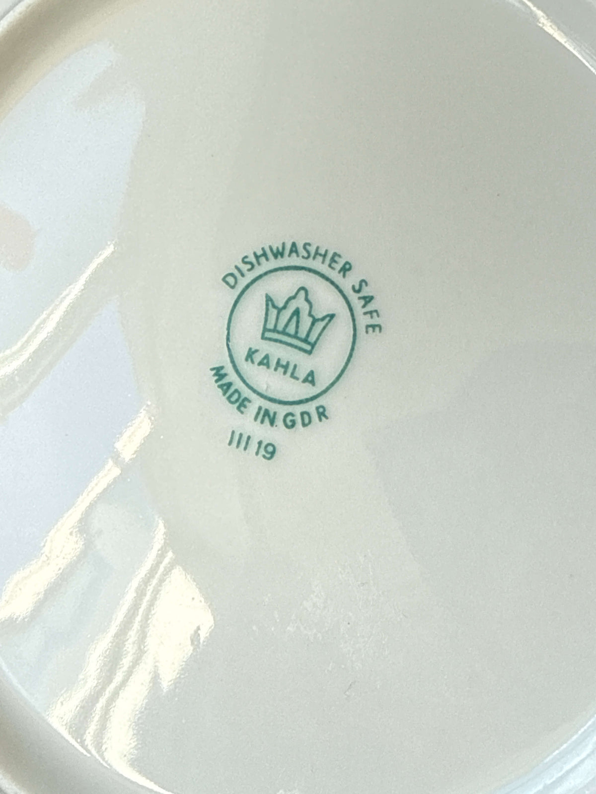 Dyb porcelænstallerken med Smølferne