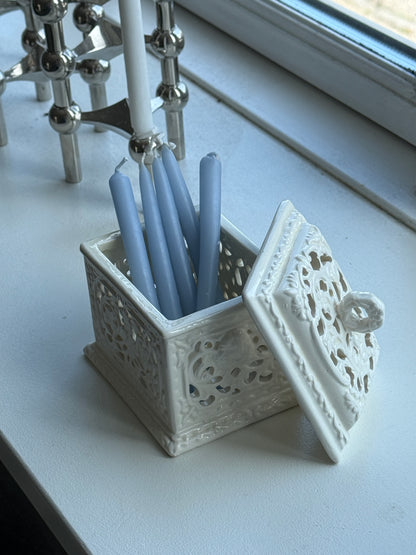 Keramik beholder med låg