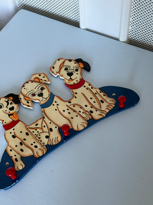 Knagerække med Dalmatiner hvalpe