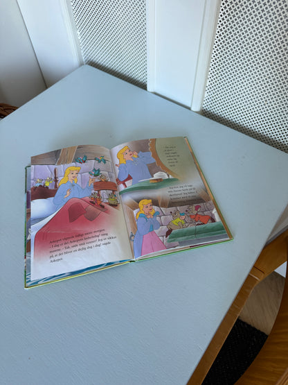 Dyrene hjælper Askepot - børnebog