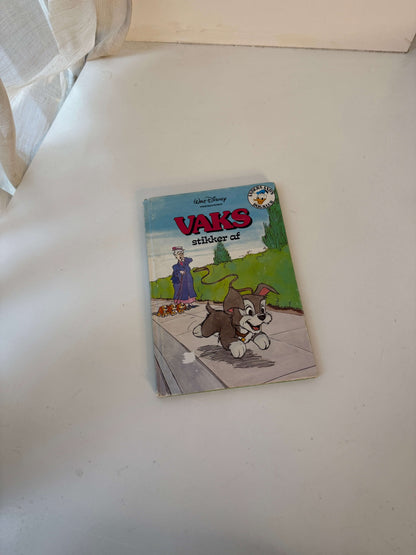 Vaks stikker af bog