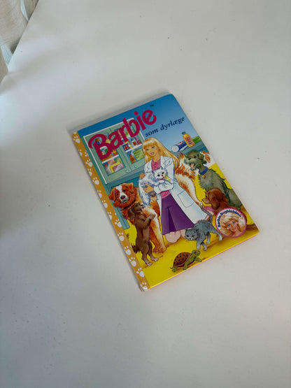 Barbie som dyrlæge bog