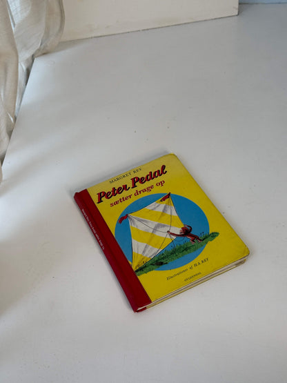 Peter Pedal sætter drage op bog
