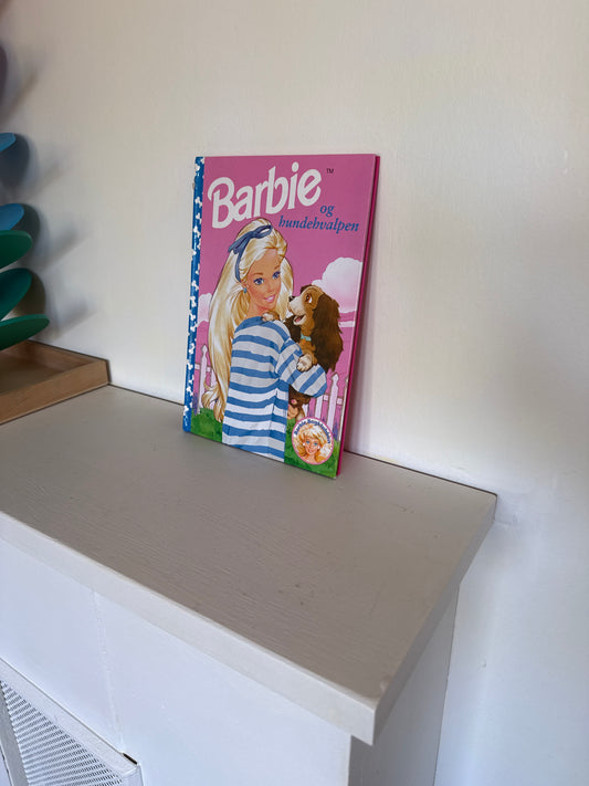 Barbie og hundehvalpen – Barbie børnebog