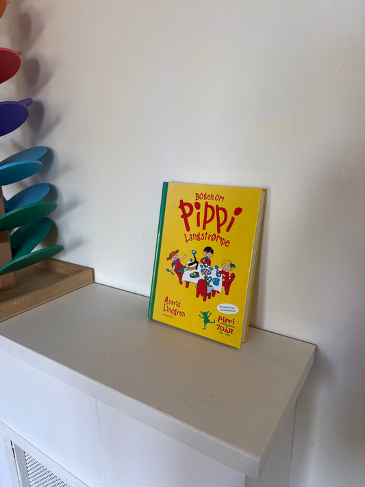 Astrid Lindgrens Bogen om Pippi Langstrømpe – stor oplæsningsbog