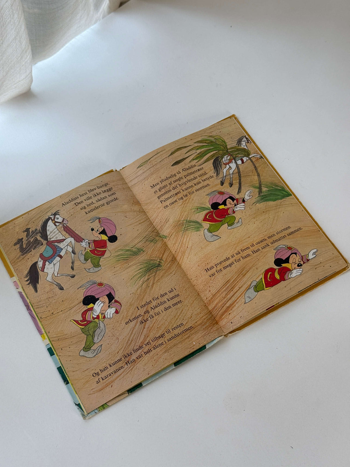 Aladdin og den dansende prinsesse bog
