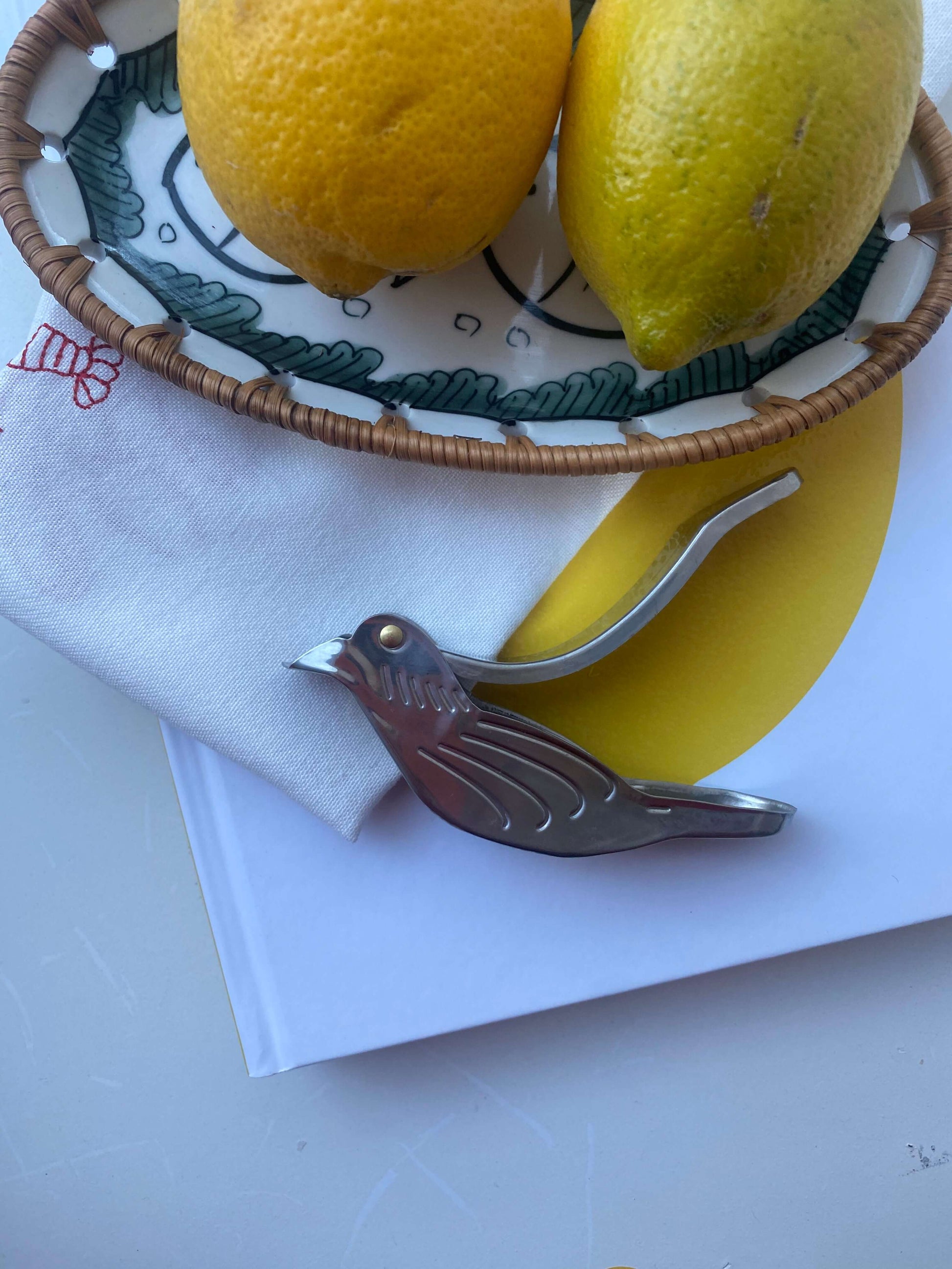 Citronpresser Fugl – praktisk manuel citruspresser i fugleform, perfekt til citroner og lime.