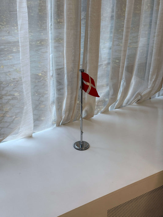 Bordflag med Dannebrog