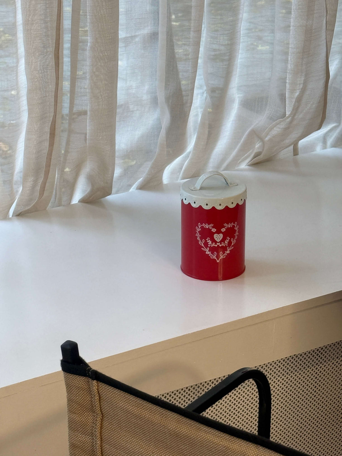 Julemetaldåse med låg